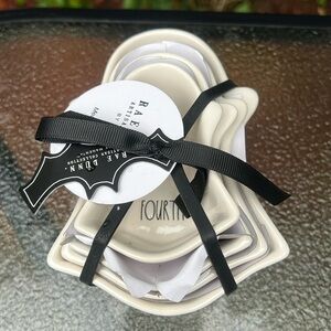 Rae Dunn ghost measuring cups